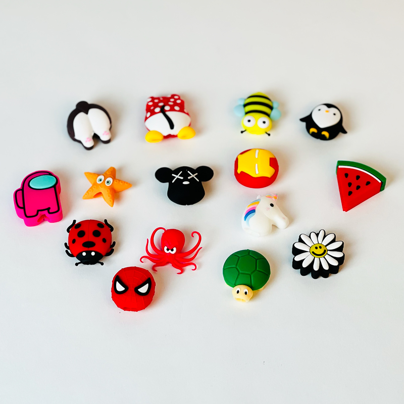 واقي سلك الشاحن والسماعات من القطع بأشكال كرتونية مختلفة