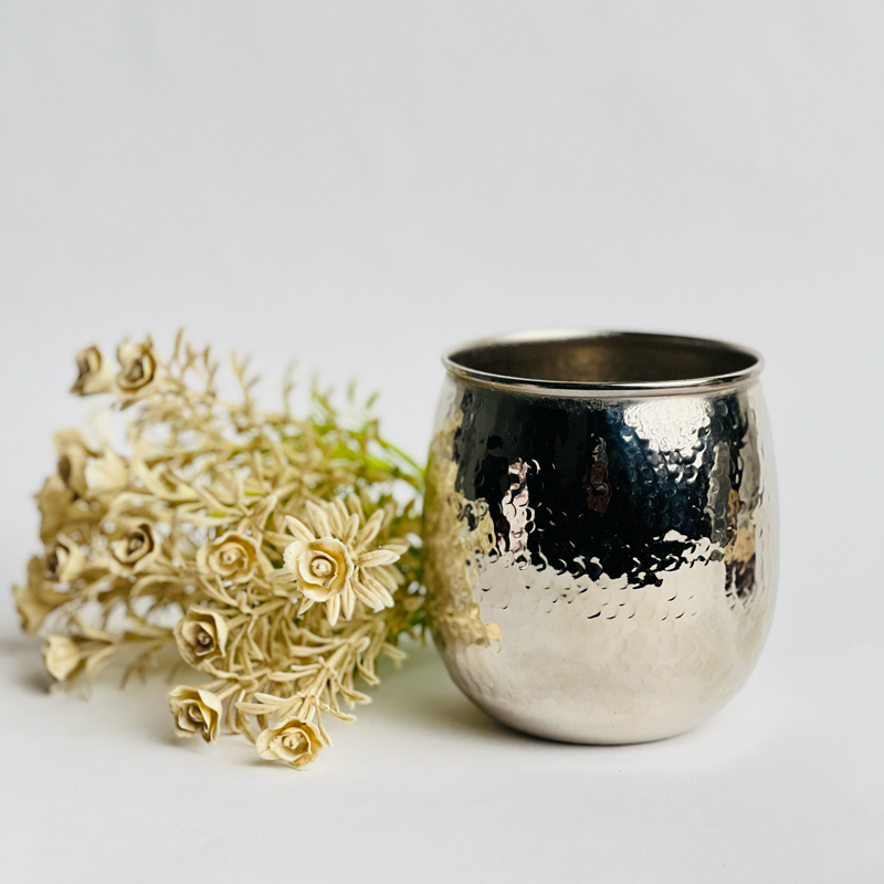 اصيص زرع بتصميم ديكوري مزخرف _ باللون الفضي