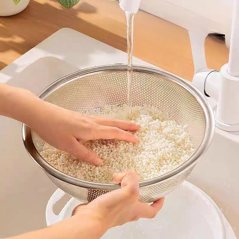 طبق بلاستيك بمصفاه ستاليس ستيل باللون الابيض-24 *10سم