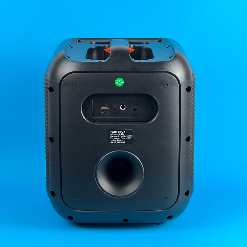 مكبر صوت بالوان ار جي بي لاسلكي يعمل بالبلوتوث مع ريموت كنترول  للتحكم عن بعد - بطارية 3600 مللي امبير