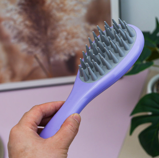 فرشاة سيليكون لتنظيف وتدليك الشعر بعمق