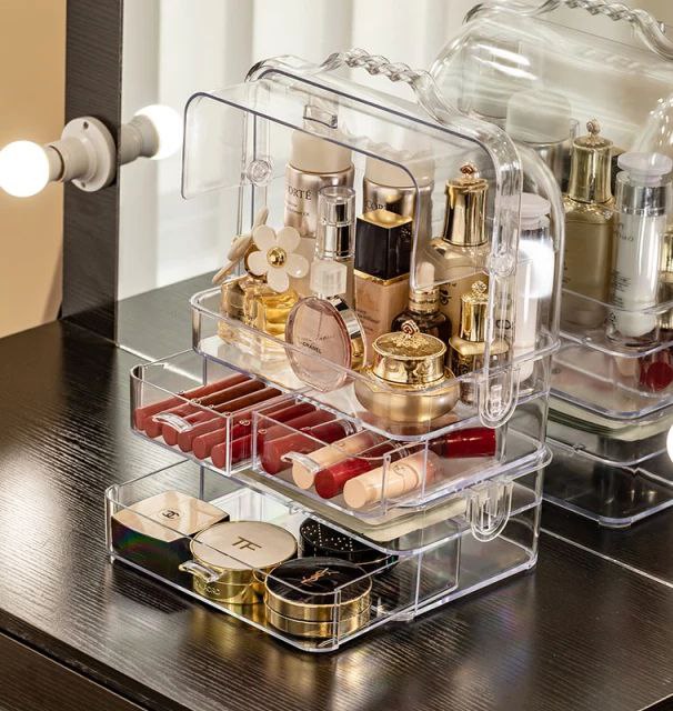 منظم مكياج اكليرك شفاف