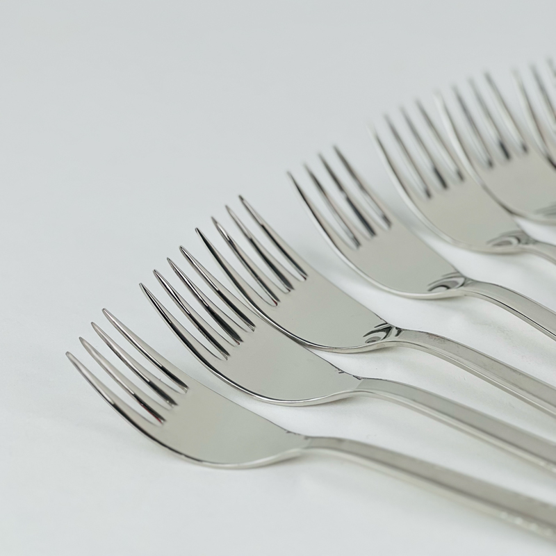 طقم شوك استانليس ستيل للعشاء باللون الفضي 12  قطعة