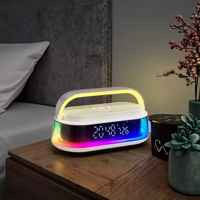 شاحن لاسلكي 6 * 1 مع سبيكر بلوتوث وساعة ومنبه وراديو بإضاءة ليد