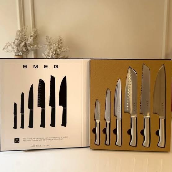 طقم سكاكين مطبخ smeg 6 بأحجام مختلفة قطع بتصميم أنيق