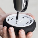 مصباح ليد وسكين ومفك وكاسر للزجاج مثالي لحالات الطوارئ والتخييم ورحلات الصيد