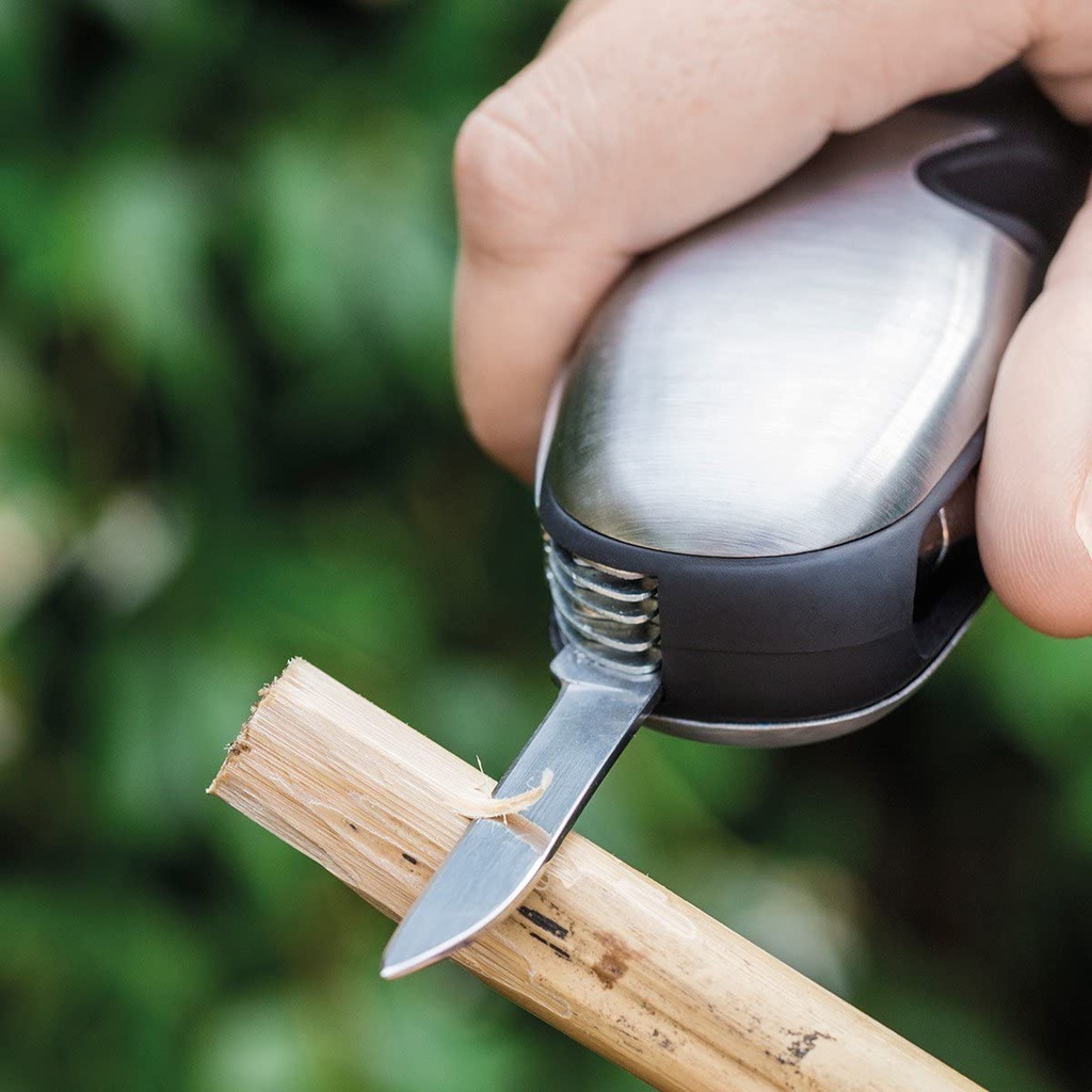 مصباح ليد وسكين ومفك وكاسر للزجاج مثالي لحالات الطوارئ والتخييم ورحلات الصيد