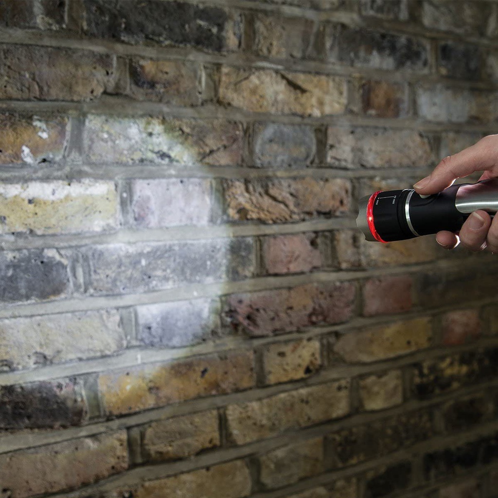 مصباح ليد وسكين ومفك وكاسر للزجاج مثالي لحالات الطوارئ والتخييم ورحلات الصيد