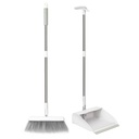 مكنسة بالجاروف