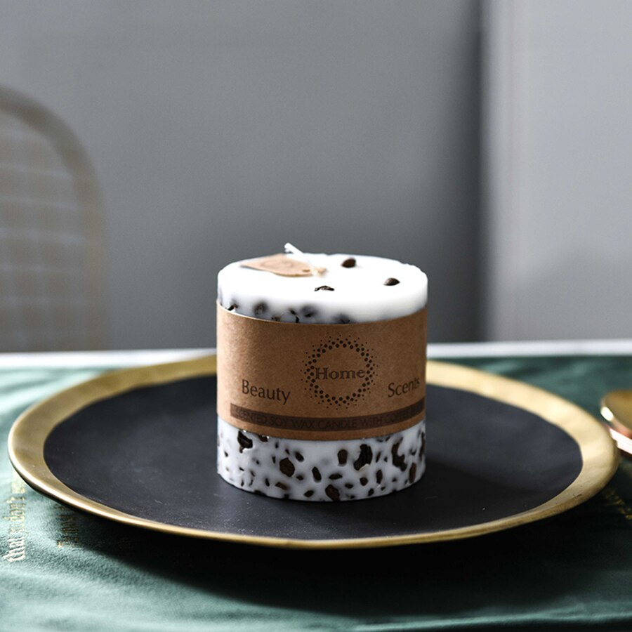 شمعة علي شكل كوب قهوة لتعطير الأجواء وإعطاء لمسة جمال