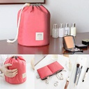 منظم شنطة بجيوب داخلية للمكياج وأدوات العناية بالشعر والبشرة برباط للغلق المحكم وتر بروف