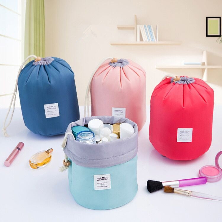 منظم شنطة بجيوب داخلية للمكياج وأدوات العناية بالشعر والبشرة برباط للغلق المحكم وتر بروف