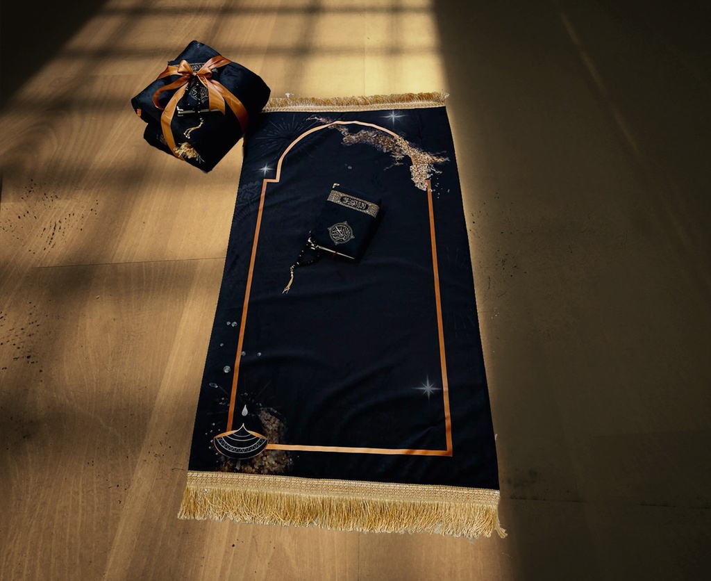 هدية رمضان سجادة صلاة مبطنة بالإسفنج ومصحف وسبحة سوداء