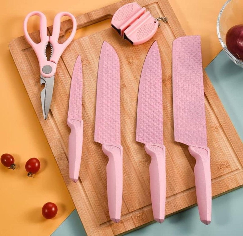 طقم سكاكين 4 قطع استانليس ستيل مطلي باللون البينك مقاسات مختلفة مع مقص ومسن لتقطيع اللحوم والخضروات والفواكه