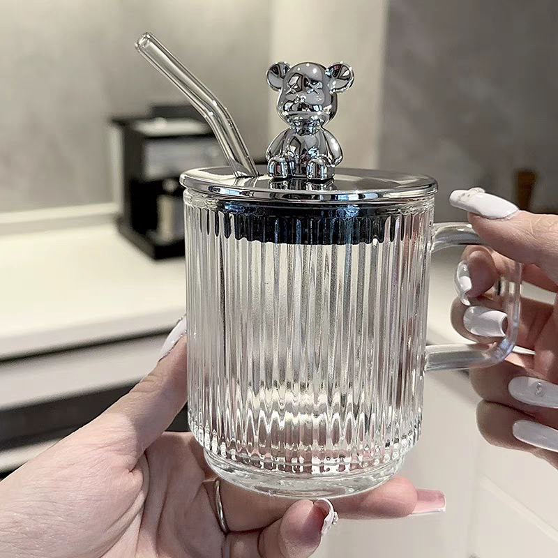 مج 350 ملي بغطاء دبدوب وشاليموه لسهولة الشرب للعصائر والايس كوفي والنسكافيه بيد من الزجاج الشفاف