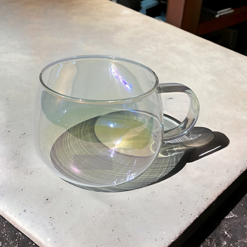 مج زجاج شفاف مموج  400 ملي لشرب وتقديم اللاتية والنسكافية والعصائر بيد