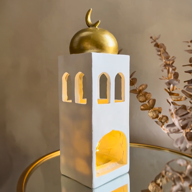 مئذنة مضيئة وبصوت لتجديد الديكور وإضفاء أجواء رمضانية مميزة من الجبس