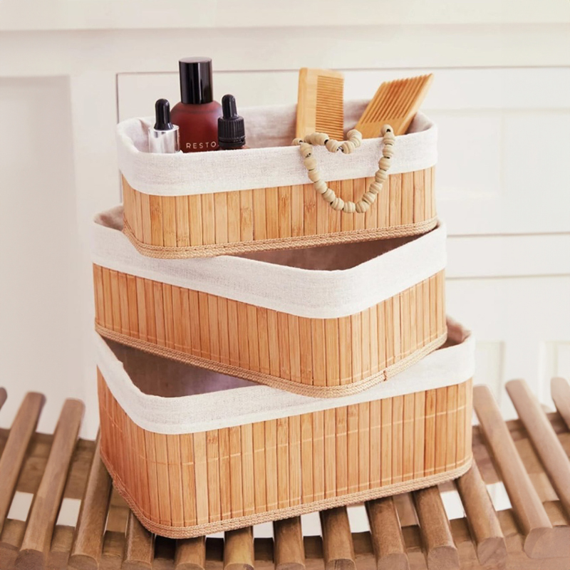 طقم باسكت خشب 3 قطع بمقاسات مختلفة ببطانه كتان لحمل وتنظيم ادوات الميكب والعناية بالشعر والبشرة والملابس