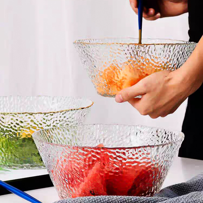 طقم اطباق اكليريك 3 شفاف قطع بمقاسات مختلفة بحواف جولد لحمل وتقديم السلطات والفواكه بشكل شيك