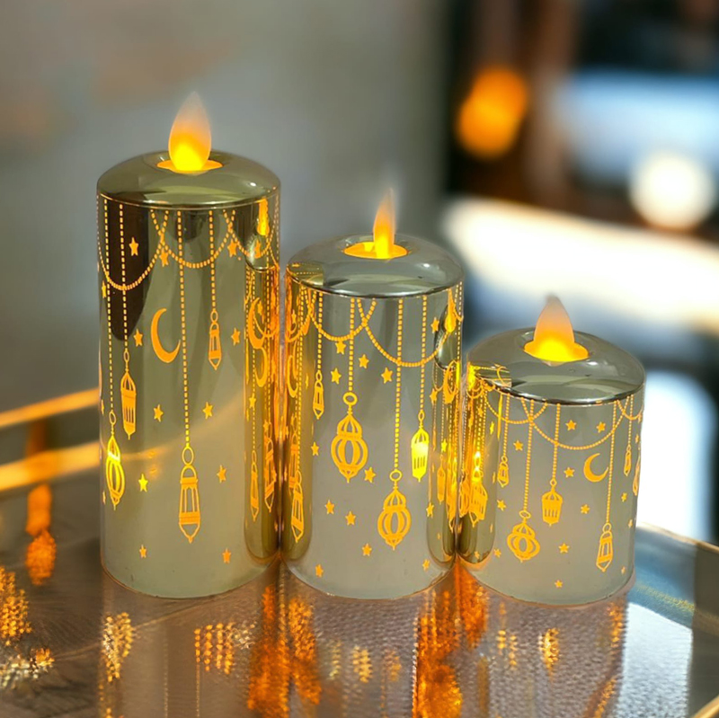طقم شمع ليد مضئ بدون لهب 3 قطع مزين بفوانيس وهلال رمضان لديكور مميز
