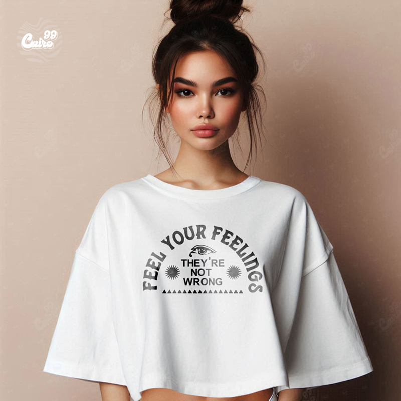 Feel Your Feelings كروب توب اوفر سايز قطن باللون الأبيض