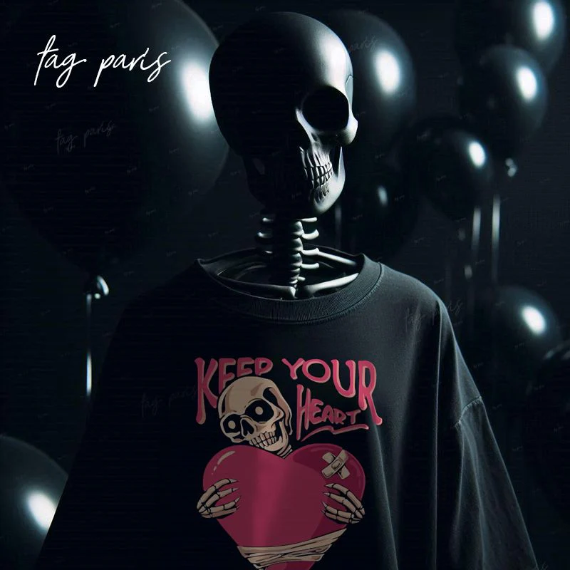 Keep Your Heart - Black تيشيرت اوفر سايز