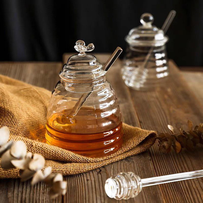 برطمان عسل زجاج مع معلقة وغطاء شكل نحلة 450 مللي