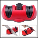 مسن سكاكين مطبخ يدوي بفتحتين مع مثبت قوي بالشفط للثبات أثناء الإستخدام