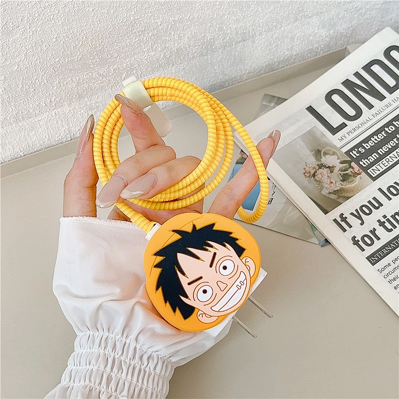 كفر حماية لشاحن وكابل وسلك الآيفون بتصميم لوفي _ قطعتين