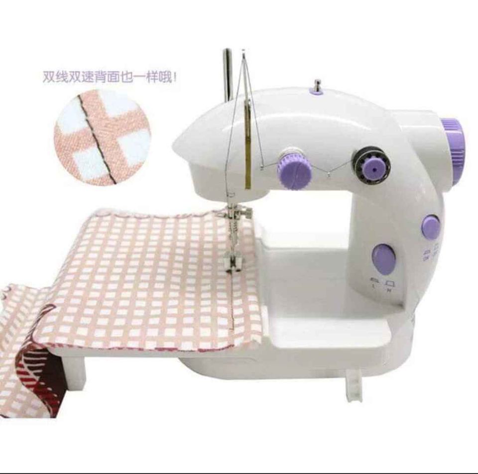 ماكينة خياطة كهربائية ميني بتصميم صغير قابل للحمل وعملي تعمل بالكهرباء او البطارية للخياطة المنزلية