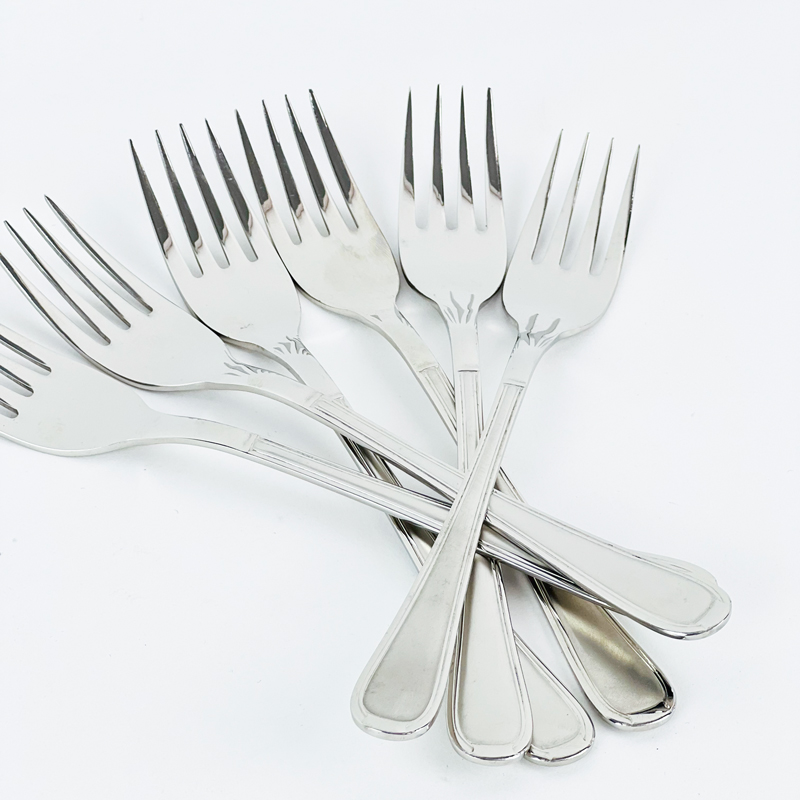 طقم شوك استانليس ستيل للعشاء 12 قطعة باللون الفضي