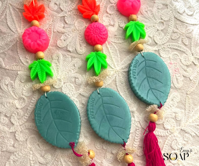 عقد صابون باشكال الخريف بروائح مختلفة _ 90 جرام