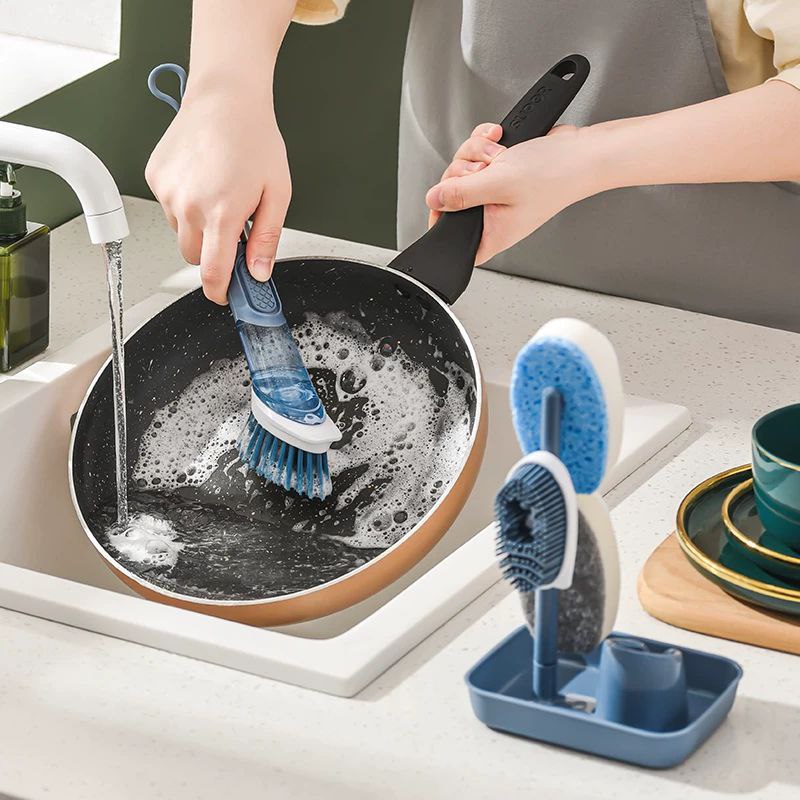 فرشاة أطباق 3 * 1 مع خزان صابون و3 فرش قابلة للتبديل