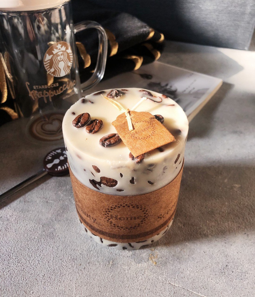 شمعة معطرة شكل قهوة بحبيبات بن بارزة