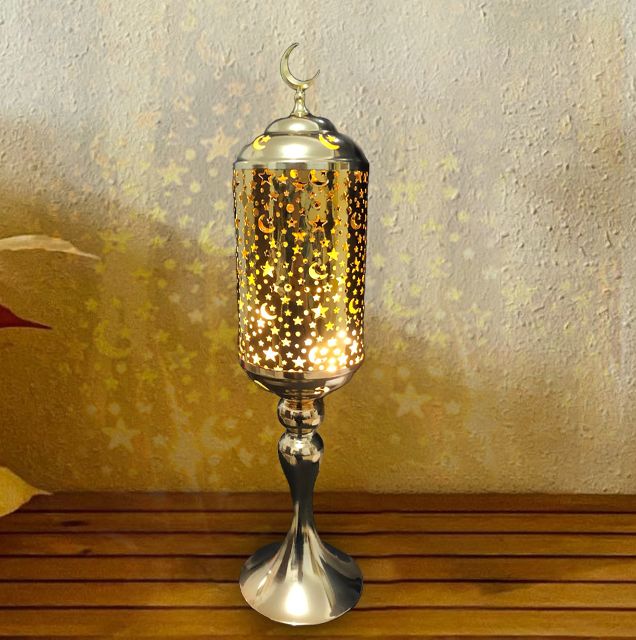 فانوس ومصباح ذهبي مضيء طويل لاجواء رمضانية مبهجة