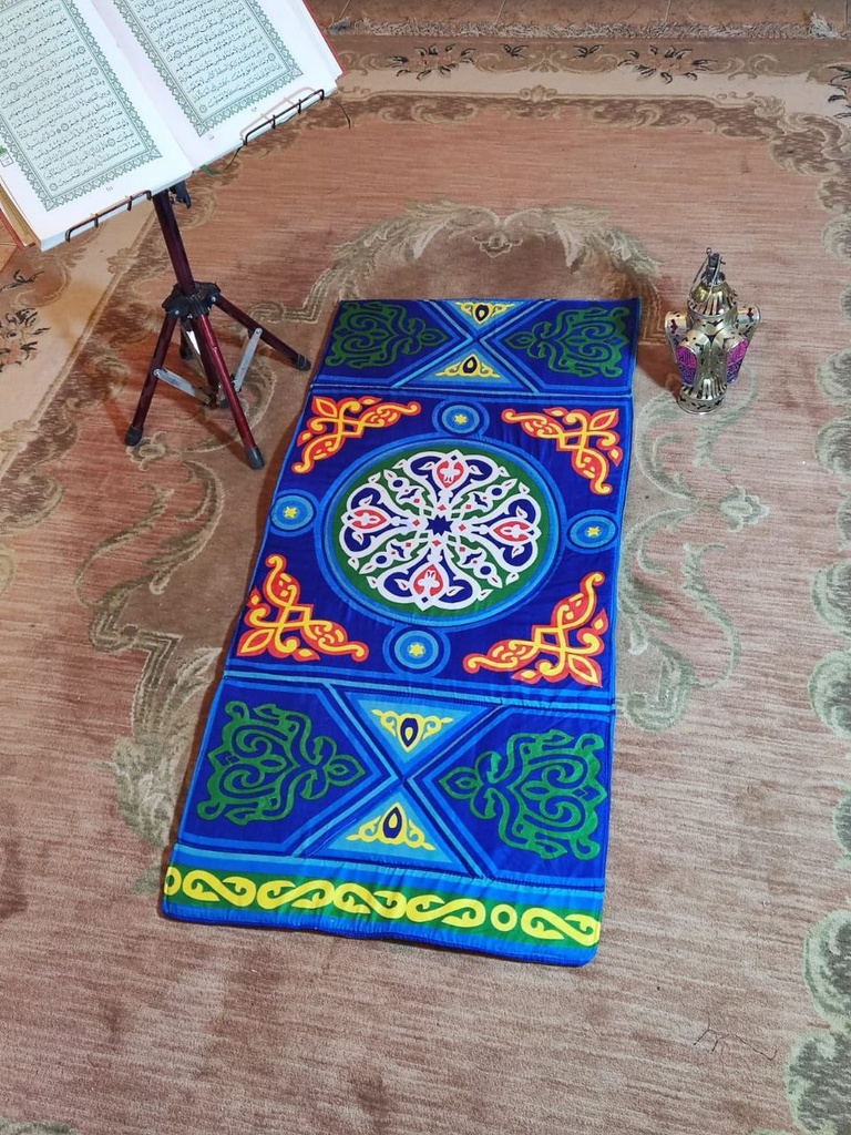 قاعدة عربي مبطنة باشكال والوان خيامية مختلفة