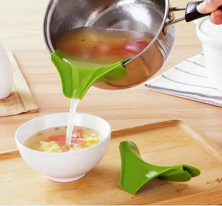 مزراب حلة سيليكون لا يتأثر بالحرارة يصلح لجميع مقاسات الحلل