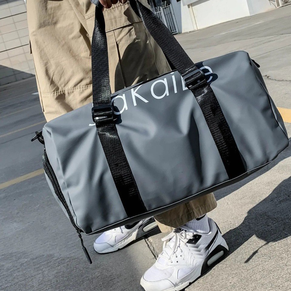 شنطة يد وكروس 2 في 1 وتربروف للجيم والسفر بالوان مختلفة