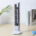 مروحة عمودية للمكتب والكومدينو سرعتين مختلفين تعمل بالبطاريات او اليو اس بي