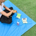 مفرش شاطئ وتربروف قابل للطي بشنطة لسهولة الحمل
