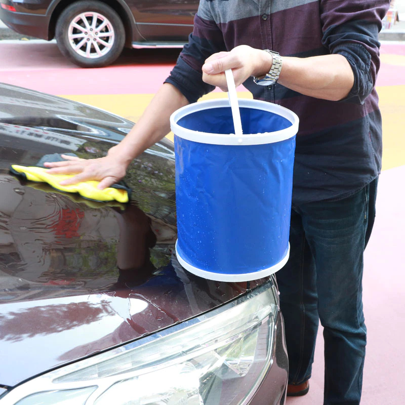 جردل مياه لغسيل السيارات قابل للطي لسهولة التخزين بيد وغطاء 13 لتر