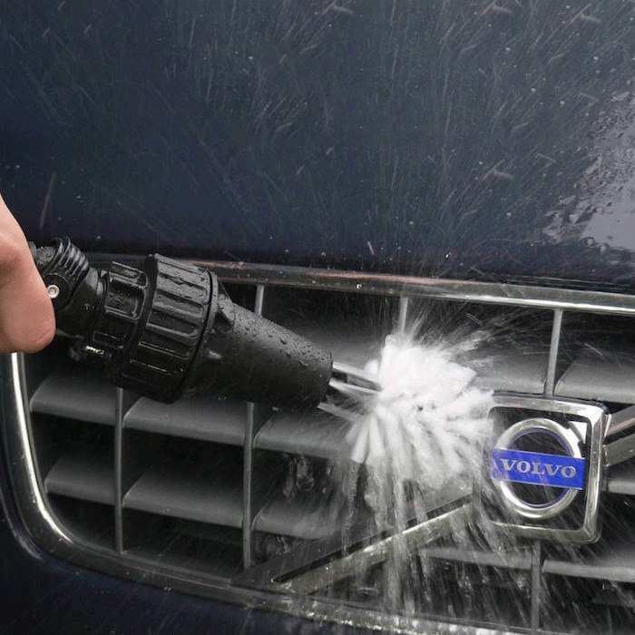 فرشة تنظيف يدوية تتصل بخرطوم المياه لتنظيف السيارات والشوايات والمعدات الرياضية متعددة الاستخدام