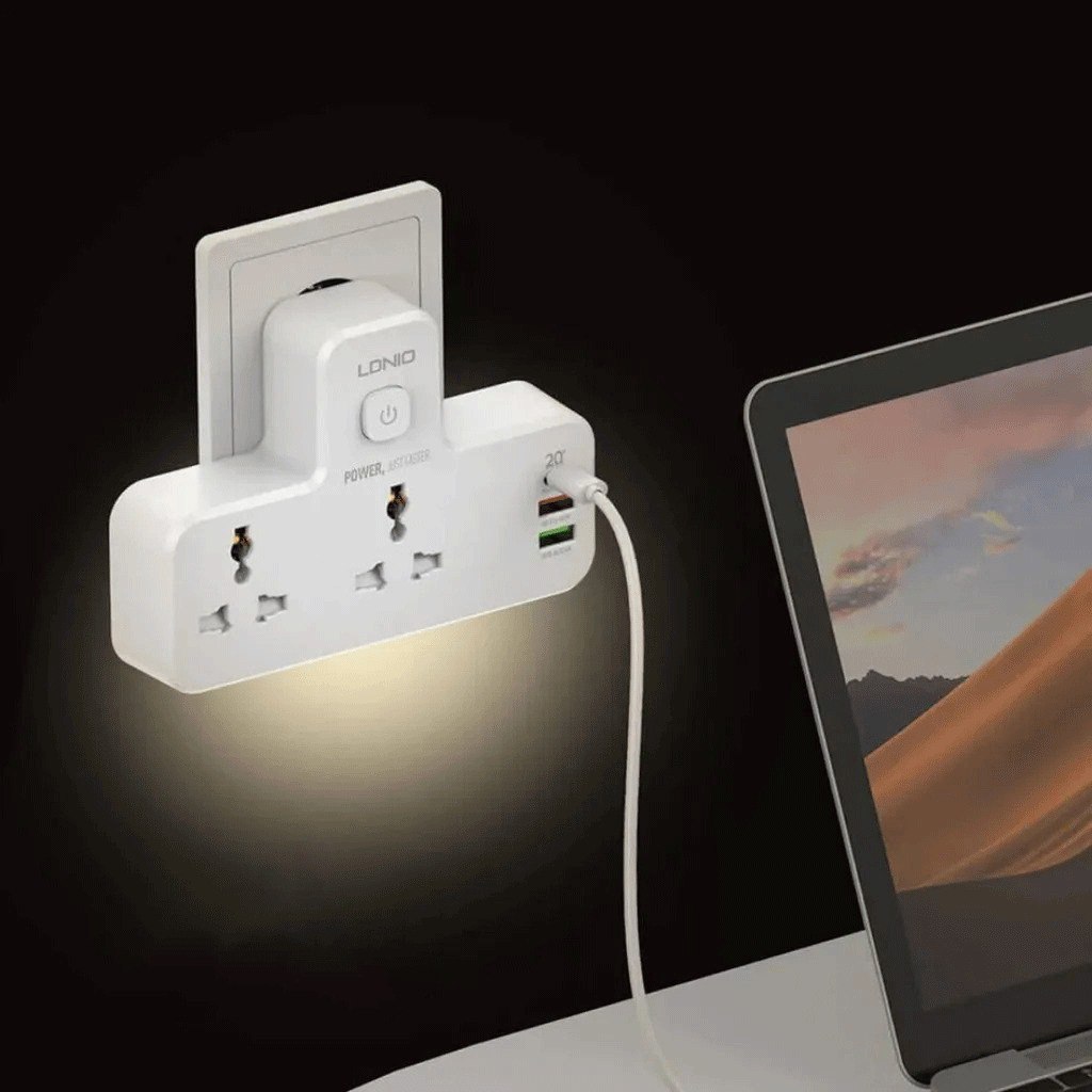 مشترك 2 فيشة مع منفذين يو اس بي ومنفذ تايب سي بكشاف تاتش لجميع انواع الاجهزة