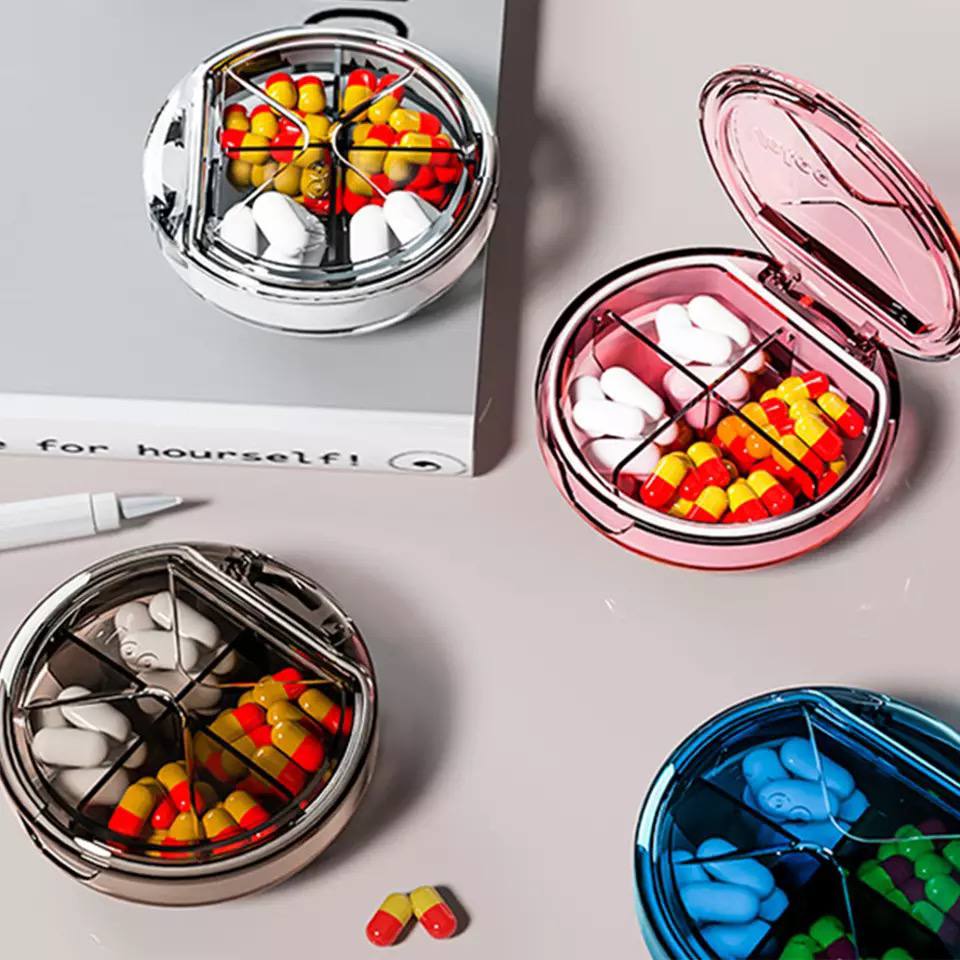 منظم يومي لحبوب الدواء والفيتامينات مقسم 4 خانات محمول لعدم النسيان وللسفر والخروج