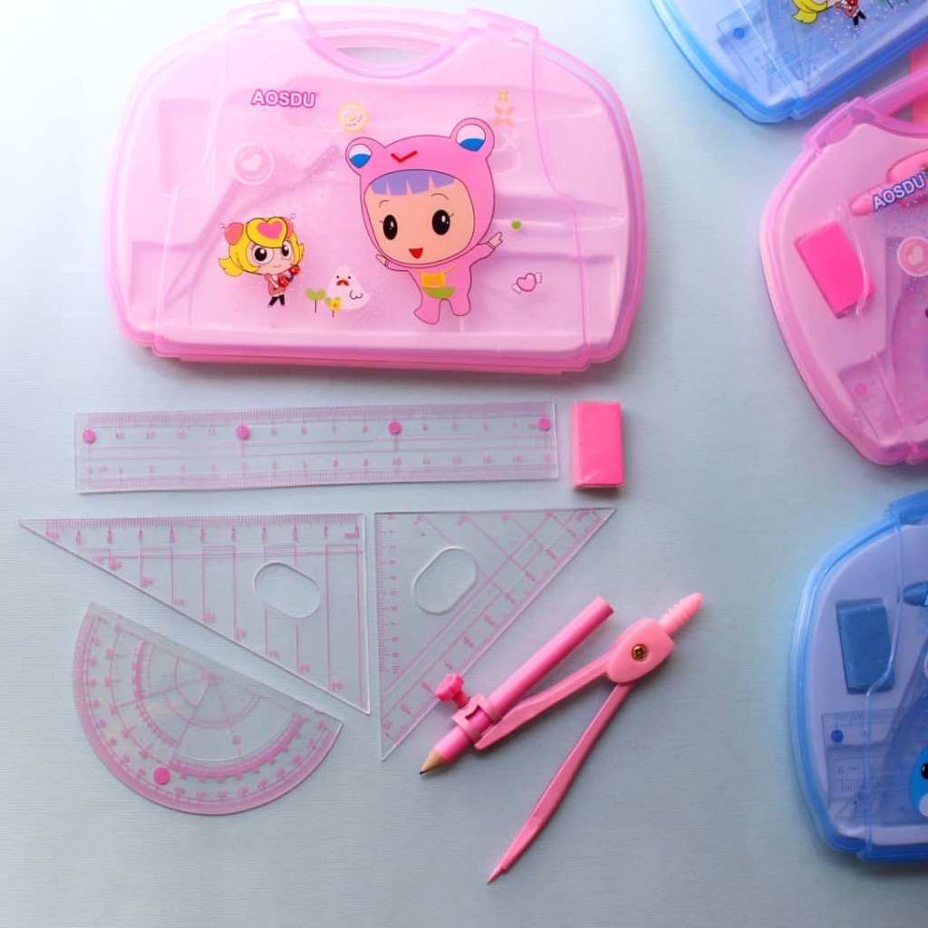 علبة ادوات هندسية 7 قطع تتكون من برجل ومنقلة و2 مثلث واستيكة لدراسة الرياضيات