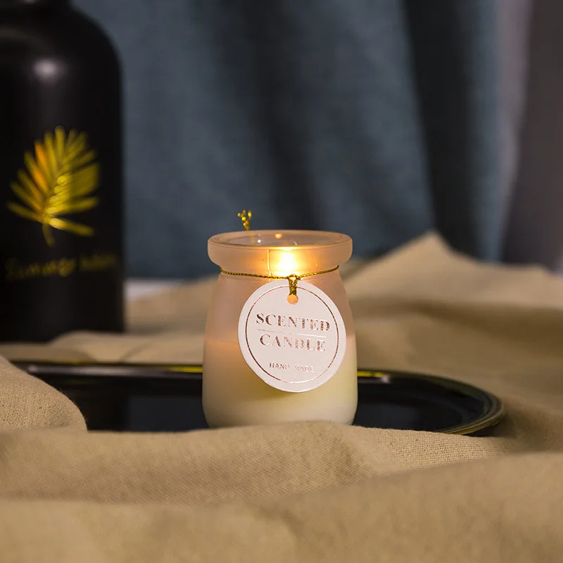 شمع معطر في برطمان زجاج بغطاء شكل خشبي لتعطير المنزل واضافة اجواء رومانسية هادئة