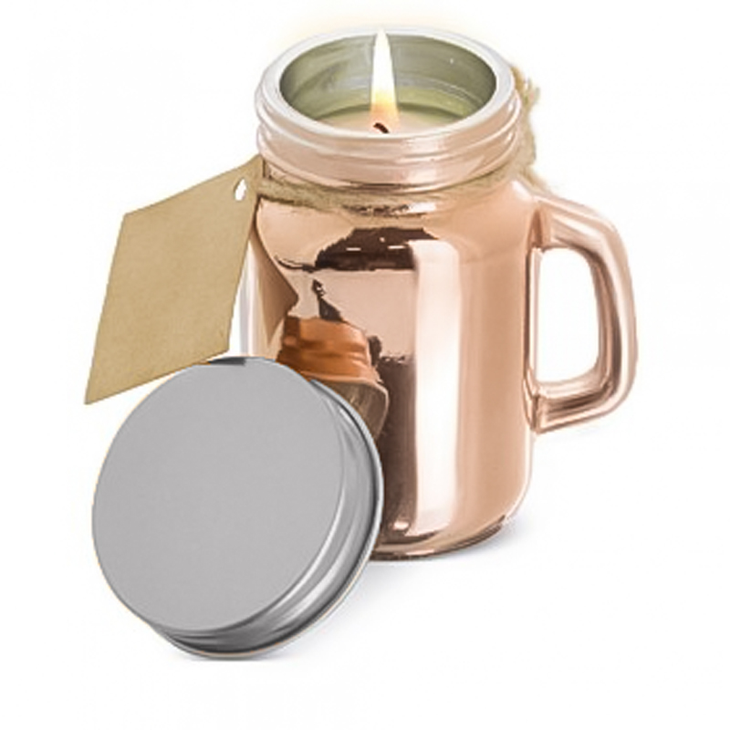 شمعة معطرة علي شكل مج زجاج مطلي باللون النحاسي بغطاء معدن لتعطير الاجواء