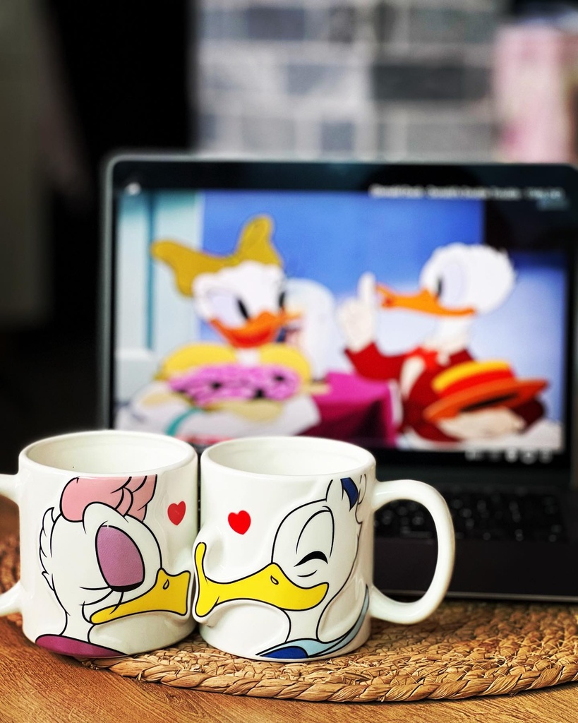 طقم مج بطوط ❤️ زيزي ثري دي 300 ملي للكابلز والاصحاب من البورسلين بيد