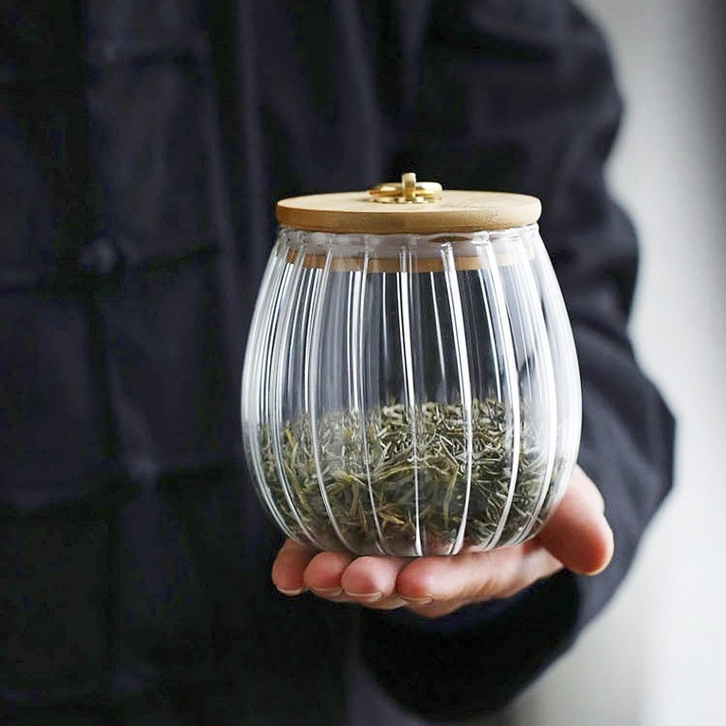 برطمان زجاج شفاف مضلع 620 ملي بغطاء خشبي بحلقة معدن جولد لحفظ وتنظيم الحبوب والبقوليات والتوابل والشاي والسكر