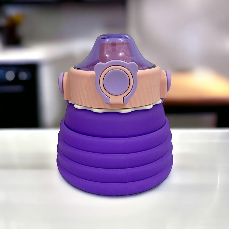 زمزمية مياه سيليكون 1500 ملي بغطاء محكم الغلق قابله للطي للمدارس بيد